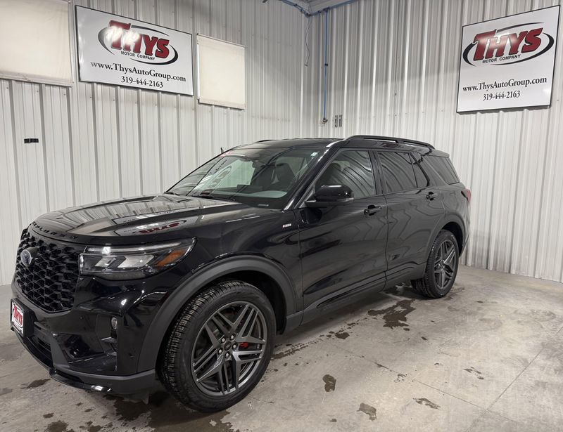 Used 2025 Ford Explorer ST-LineImage 19