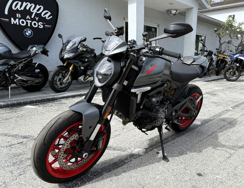 2022 Ducati Monster 937 