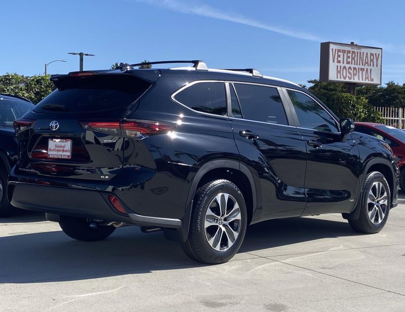 New 2025 Toyota Highlander Image 3