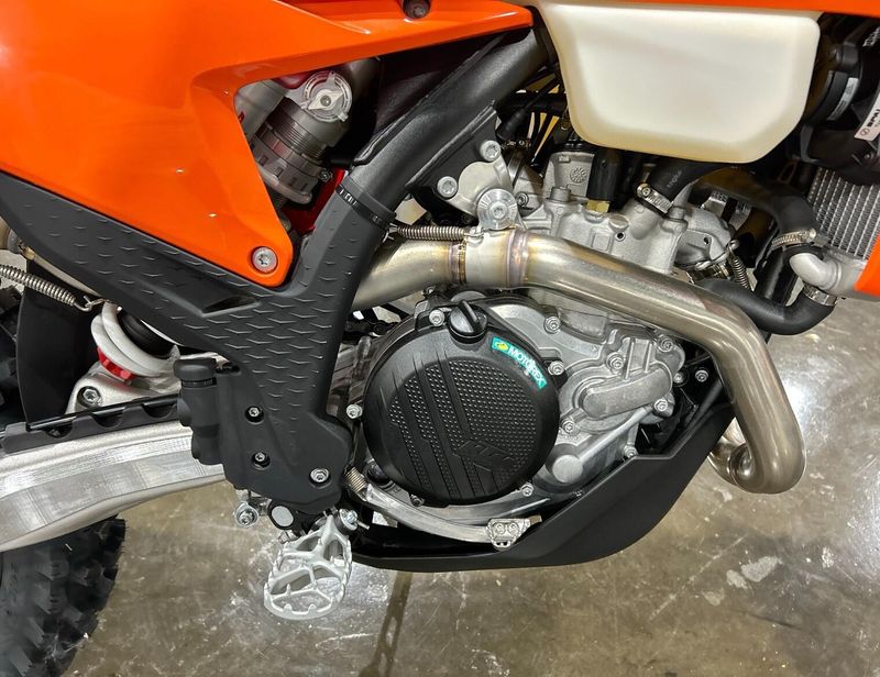 New 2025 KTM 450 XCF-W Image 15
