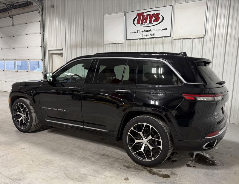 Used 2024 Jeep Grand Cherokee Summit ReserveImage 16