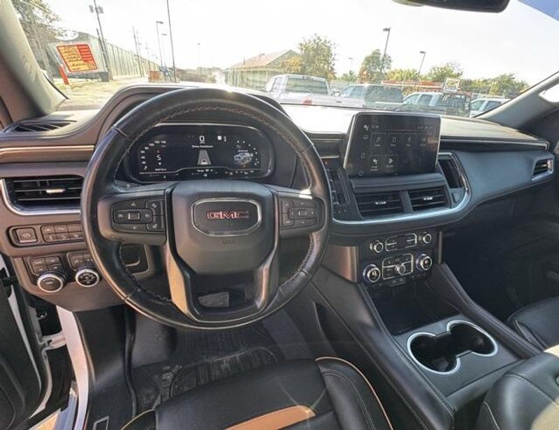 Used 2022 GMC Yukon AT4Image 10