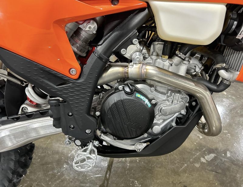 2025 KTM 450 XCF-W Image 2