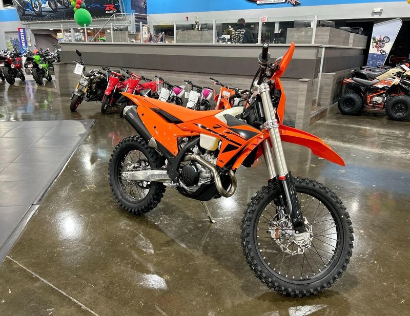 New 2025 KTM 450 XCF-W Image 10