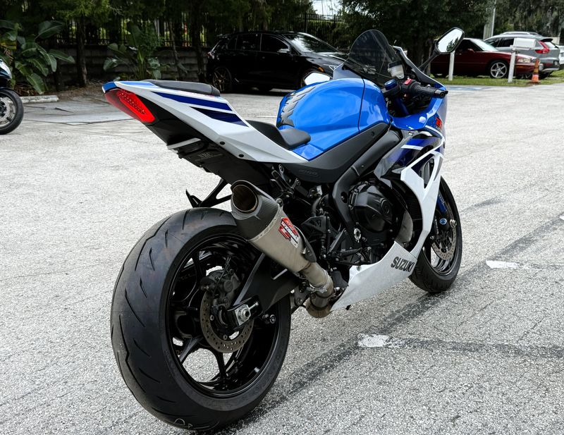2025 Suzuki GSX-R1000RZ