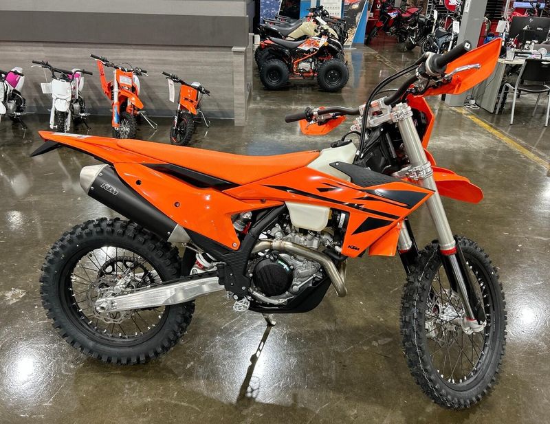 New 2025 KTM 450 XCF-W Image 13