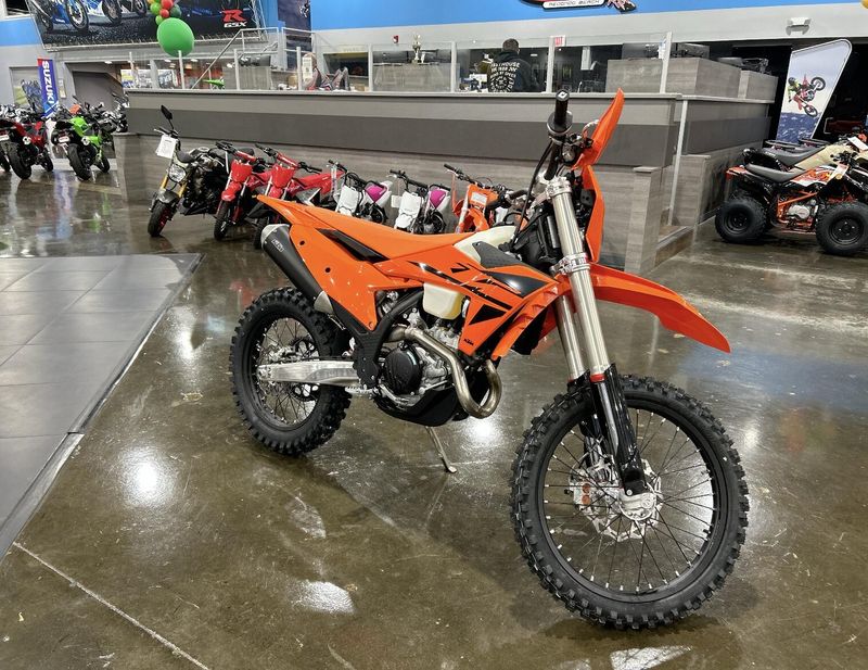 2025 KTM 450 XCF-W Image 3