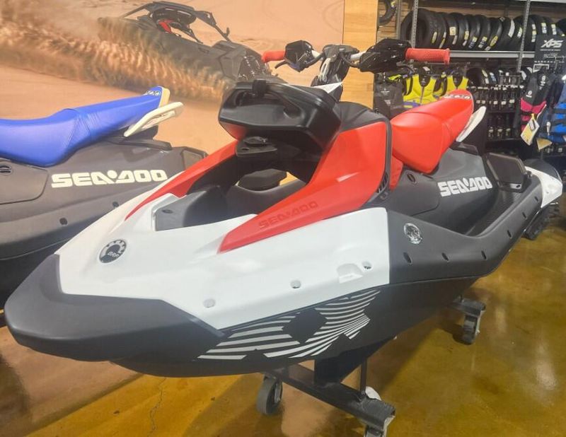 New 2025 Sea-Doo SPARK FOR 3 90 TRIXX (SOUND SYSTEM) Image 4