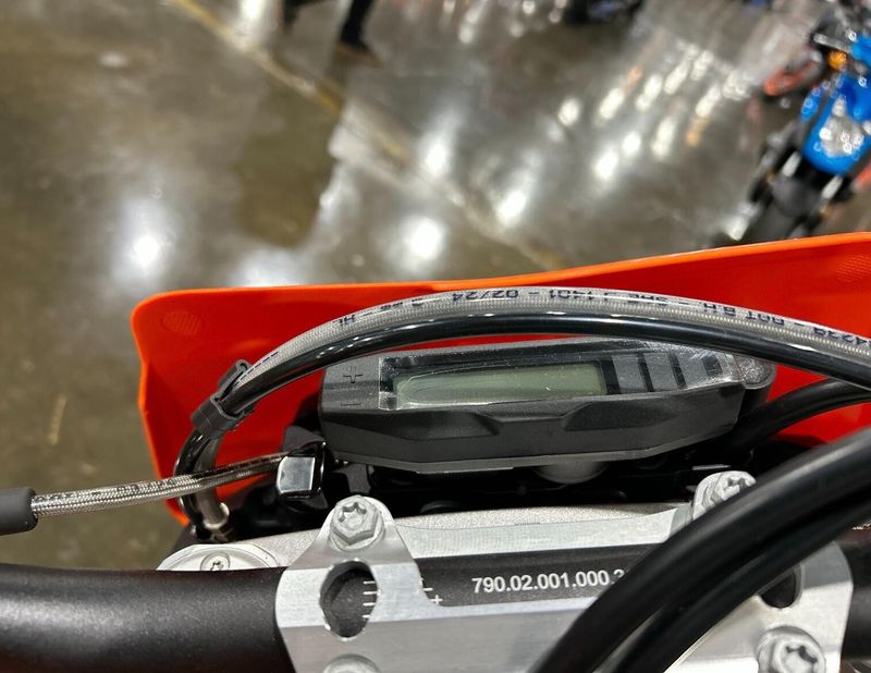 New 2025 KTM 450 XCF-W Image 23