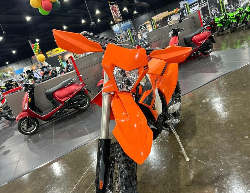 New 2025 KTM 450 XCF-W Image 24