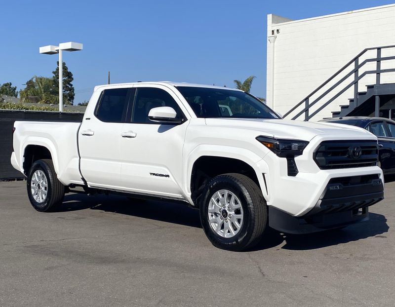 New 2025 Toyota Tacoma SR5Image 2