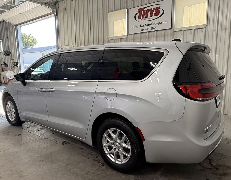 New 2026 Chrysler Pacifica SelectImage 15