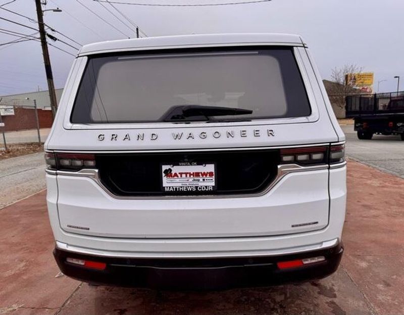 2022 Jeep Grand Wagoneer Series IIIImage 6