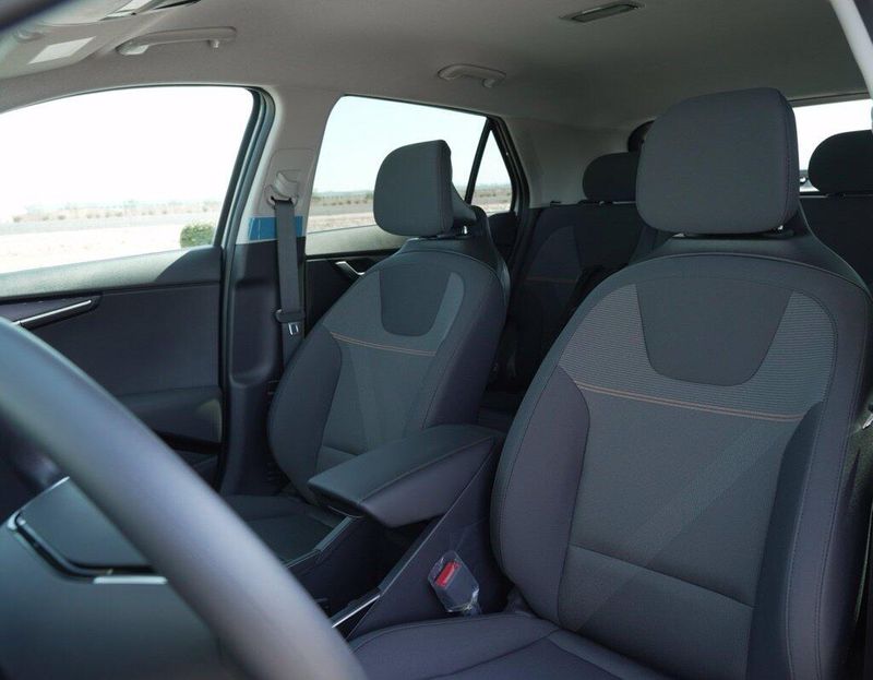 New 2026 Kia Niro LXImage 11