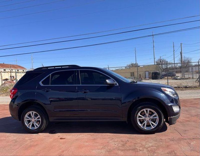 Used 2017 Chevrolet Equinox LTImage 4