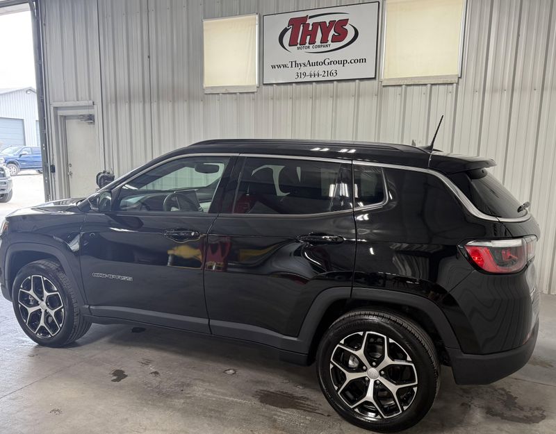 Used 2024 Jeep Compass LimitedImage 15