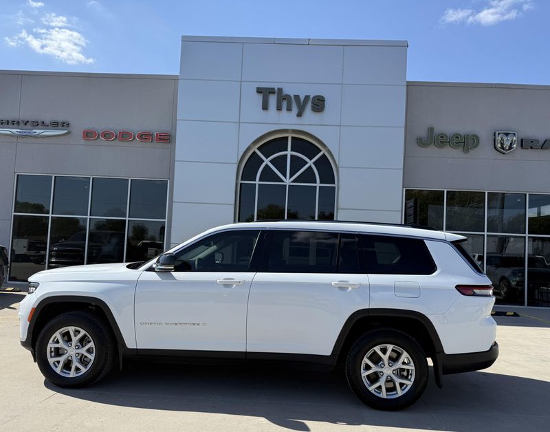 Used 2023 Jeep Grand Cherokee L LimitedImage 37