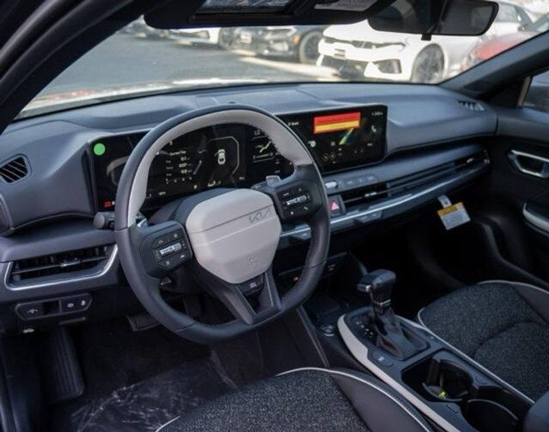 New 2025 Kia K4 GT-LineImage 13