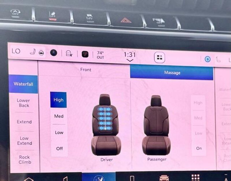 New 2025 Jeep Grand Cherokee Overland 4x4Image 16