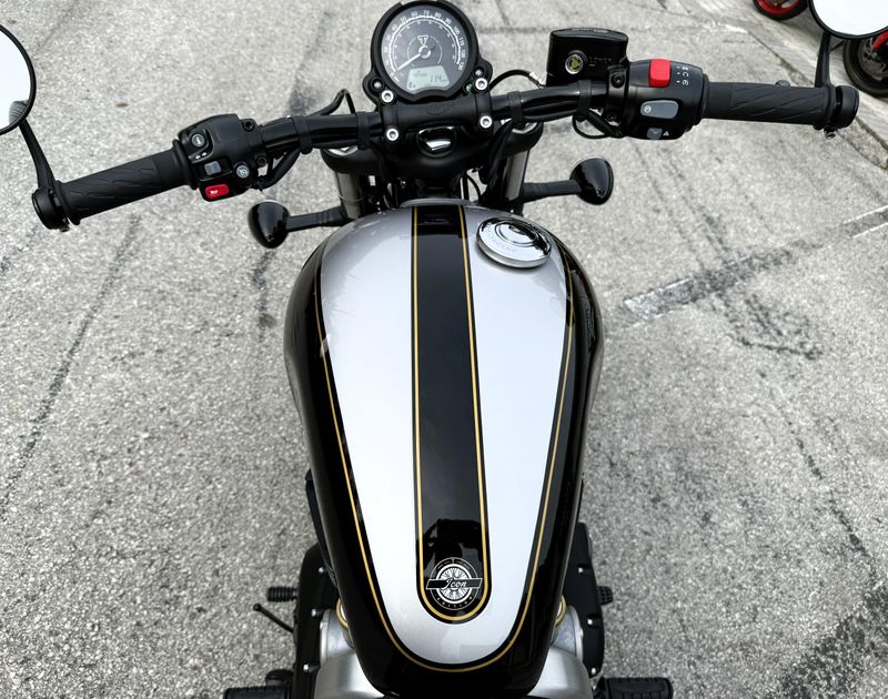 2025 Triumph Bonneville Bobber