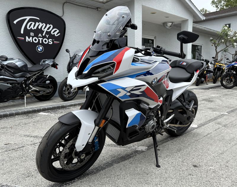 2025 BMW M 1000 XR 
