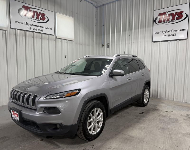 Used 2018 Jeep Cherokee Latitude PlusImage 19