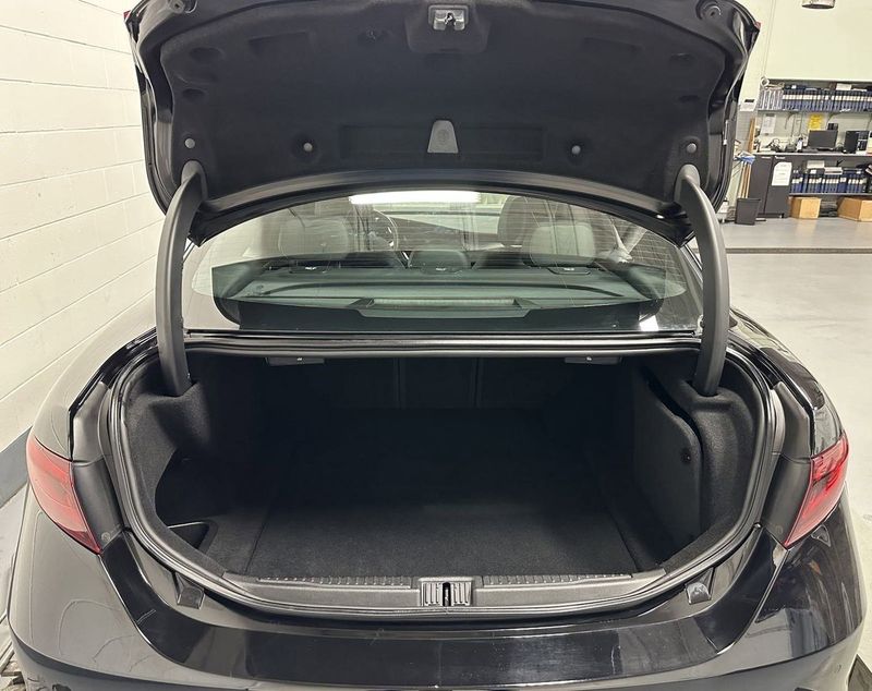 2021 Alfa Romeo Giulia Ti Sport AWD w/Sunroof & Active AssistImage 37