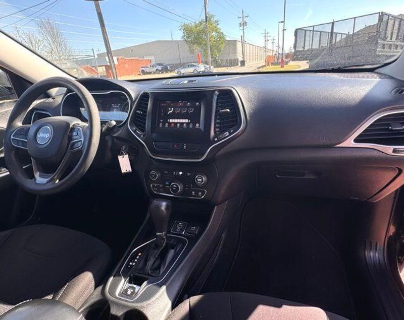 Used 2021 Jeep Cherokee LatitudeImage 10