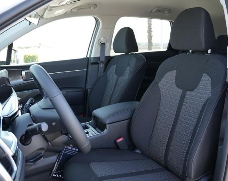 New 2026 Kia Sorento LXImage 13