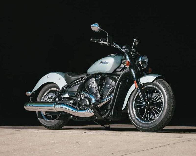 2025 Indian Motorcycle SCOUT CLASSIC SIXTY LIMITED FROST SILVER 49S Image 2