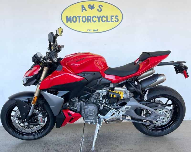 2026 Ducati STREETFIGHTER V2