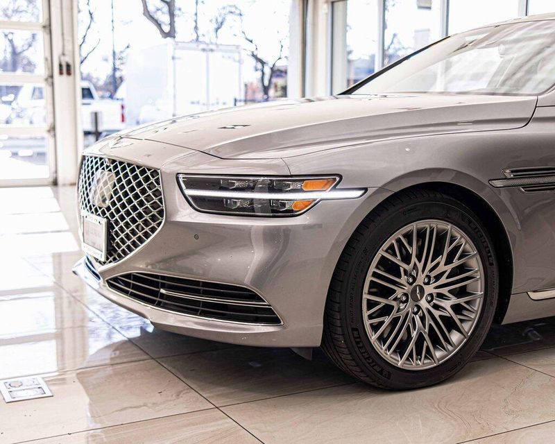 2021 Genesis G90 5.0L Ultimate photo 4