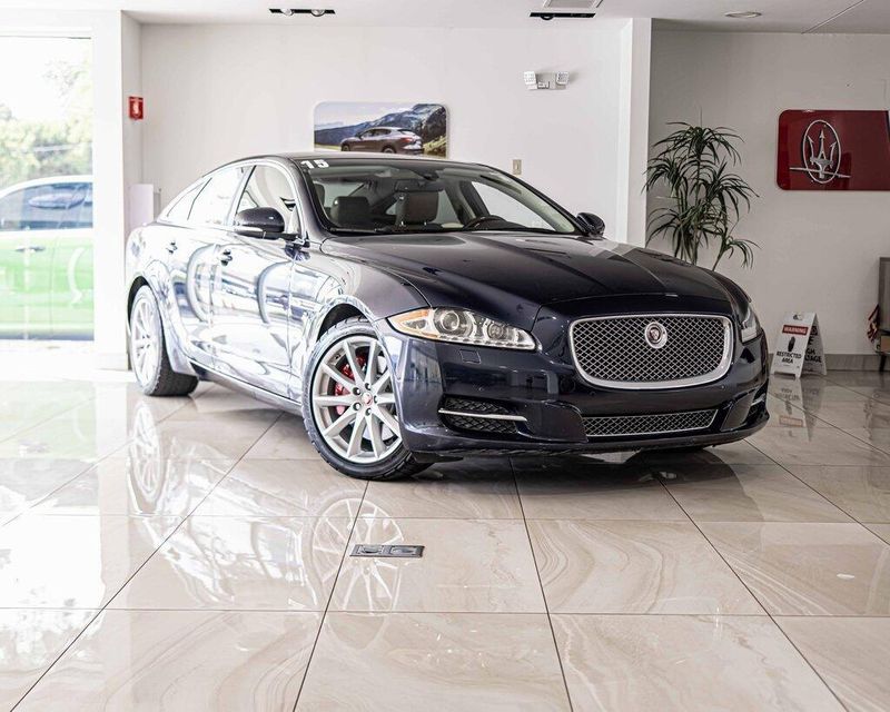 2015 Jaguar XJ Base photo 5