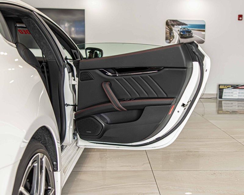 2023 Maserati Quattroporte Modena Q4 photo 39