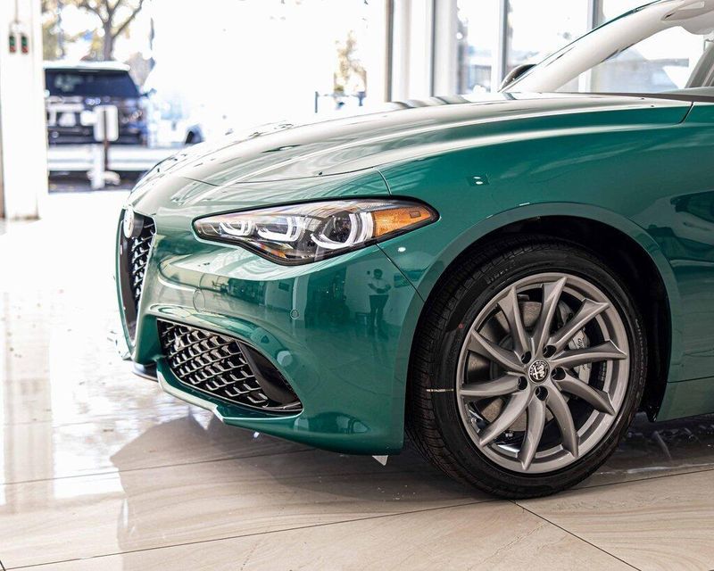 2025 Alfa Romeo Giulia SPRINT photo 3