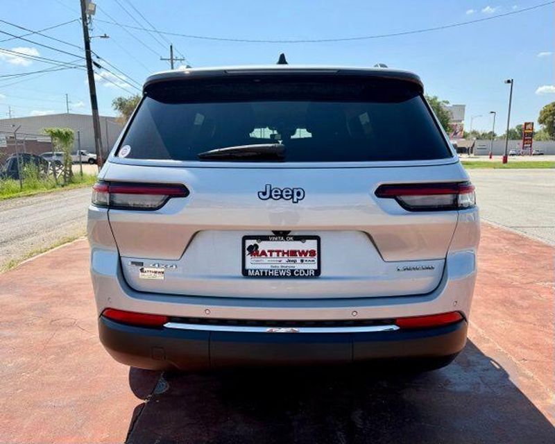 Used 2023 Jeep Grand Cherokee L LaredoImage 6