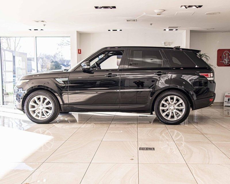 2017 Land Rover Range Rover Sport HSE photo 4