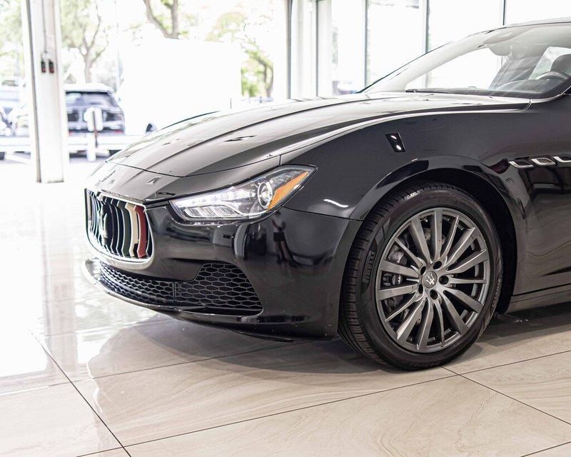 2017 Maserati Ghibli S Q4 photo 3