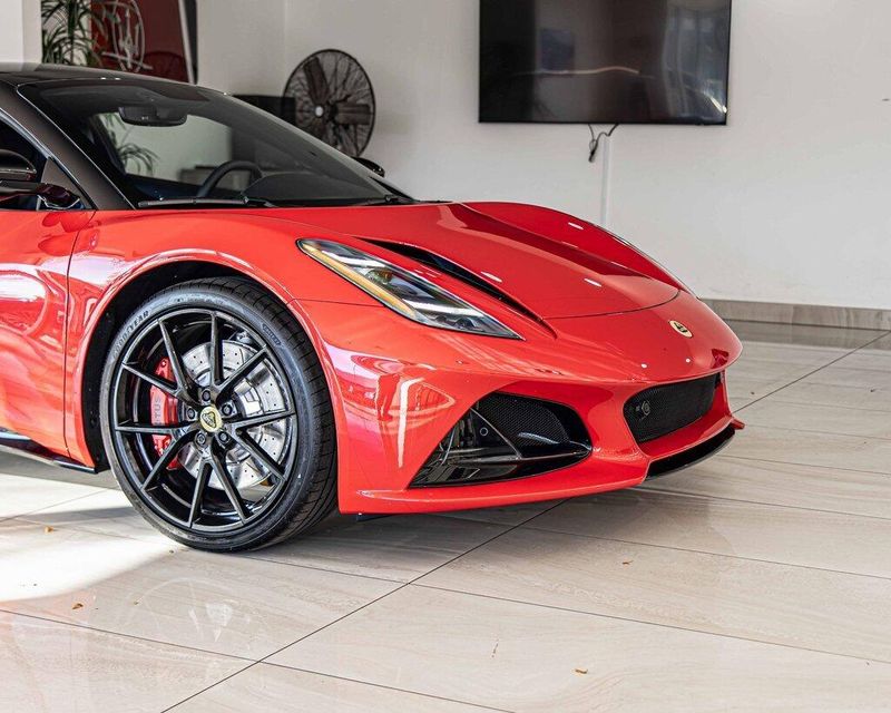 2025 Lotus Emira Base photo 3