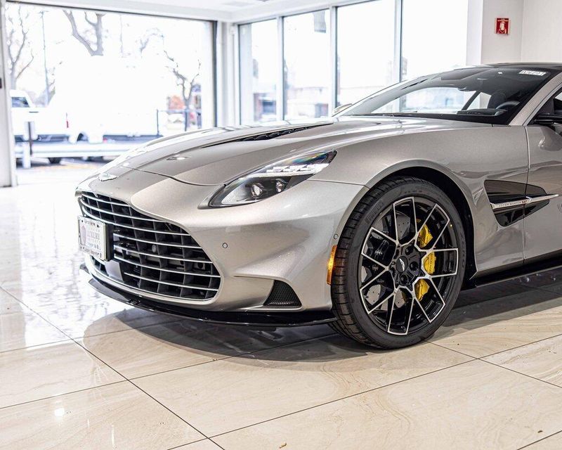 2026 Aston Martin Vanquish AM7 photo 3