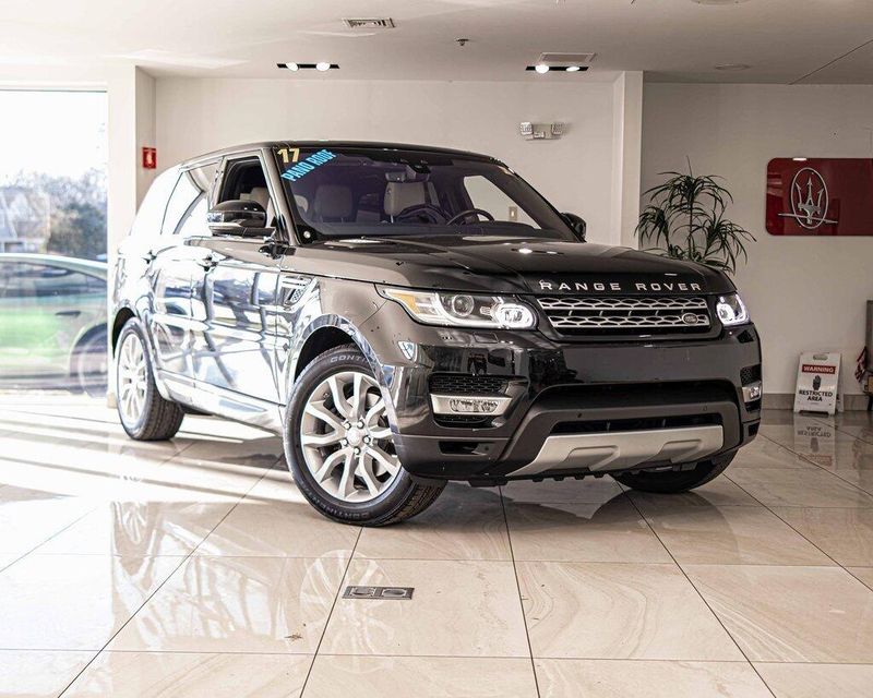 2017 Land Rover Range Rover Sport HSE photo 3