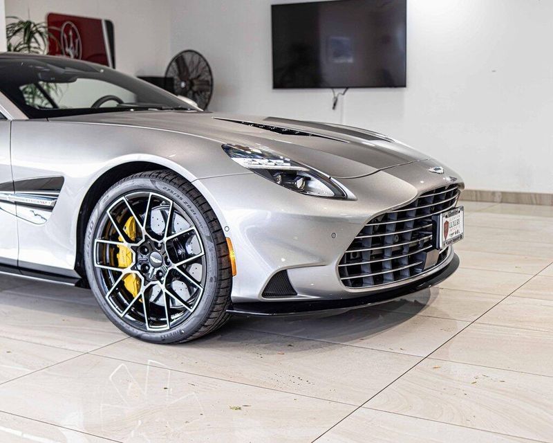 2026 Aston Martin Vanquish AM7 photo 2