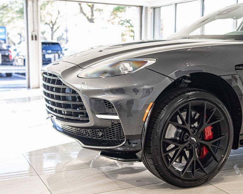 2026 Aston Martin DBX DBX707 photo 4