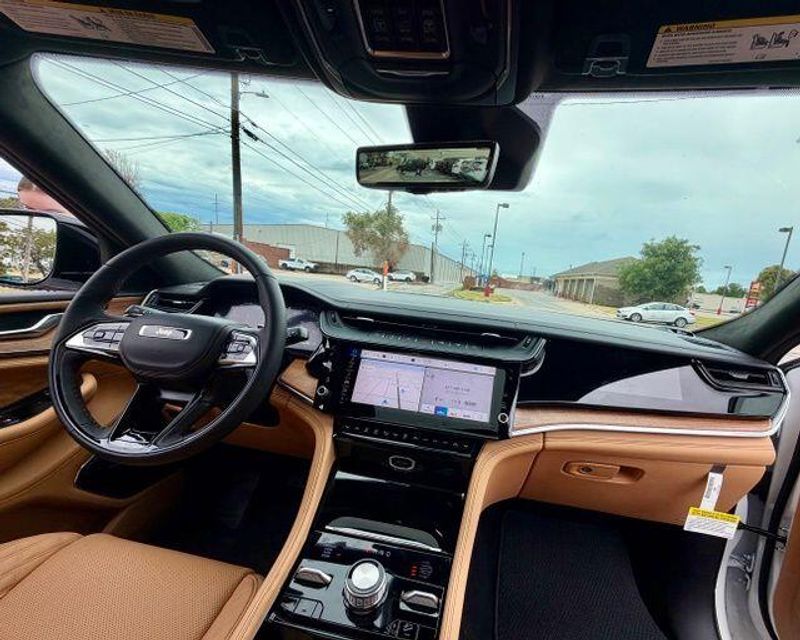 New 2027 Jeep Grand Cherokee L Summit 4x4Image 13