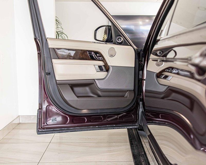 2020 Land Rover Range Rover SuperCharged photo 32