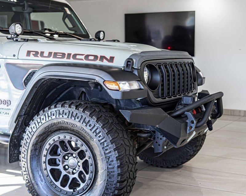 2023 Jeep Wrangler Rubicon photo 3