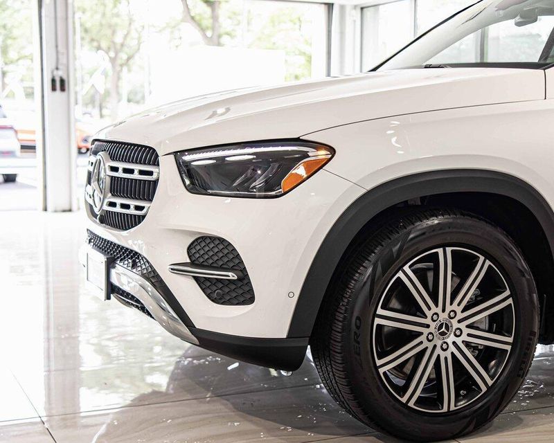 2024 Mercedes Benz GLE 450 photo 3