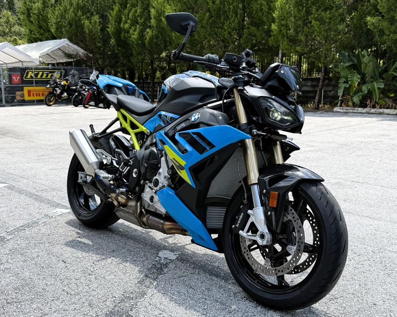 2026 BMW S 1000 R