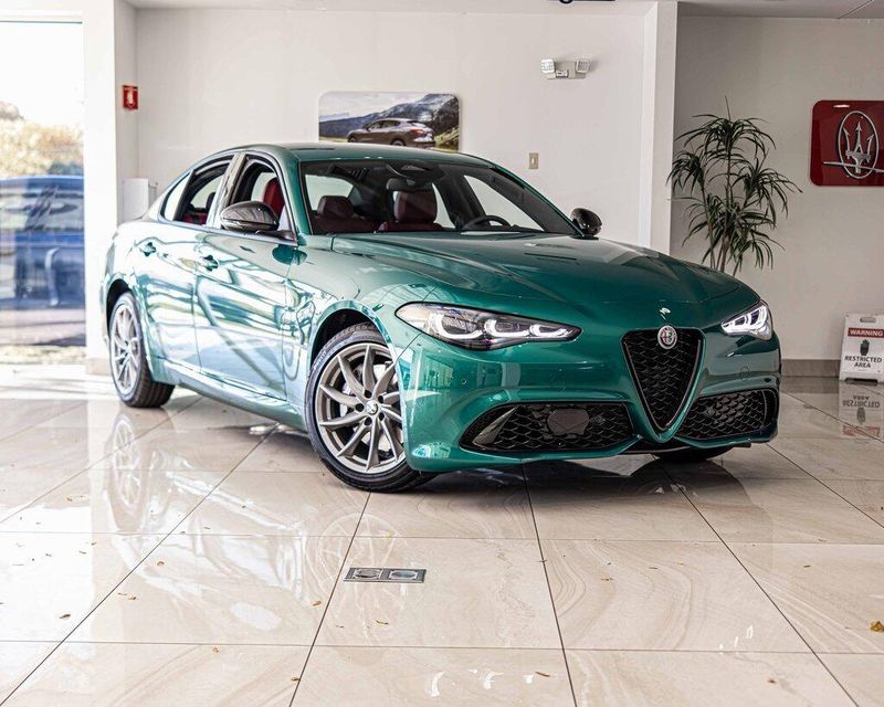 2025 Alfa Romeo Giulia SPRINT photo 4