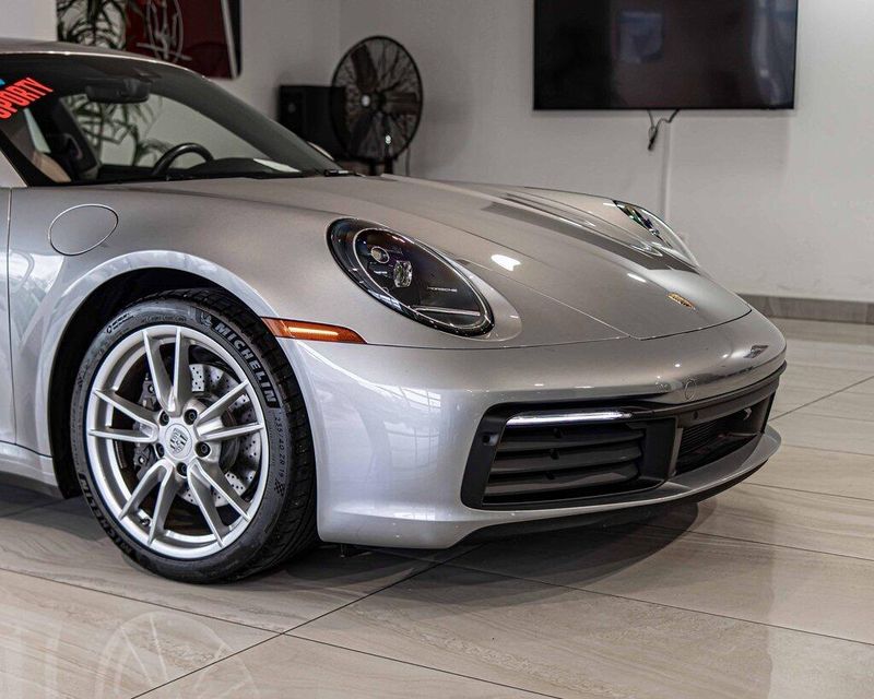 2022 Porsche 911 4 photo 3